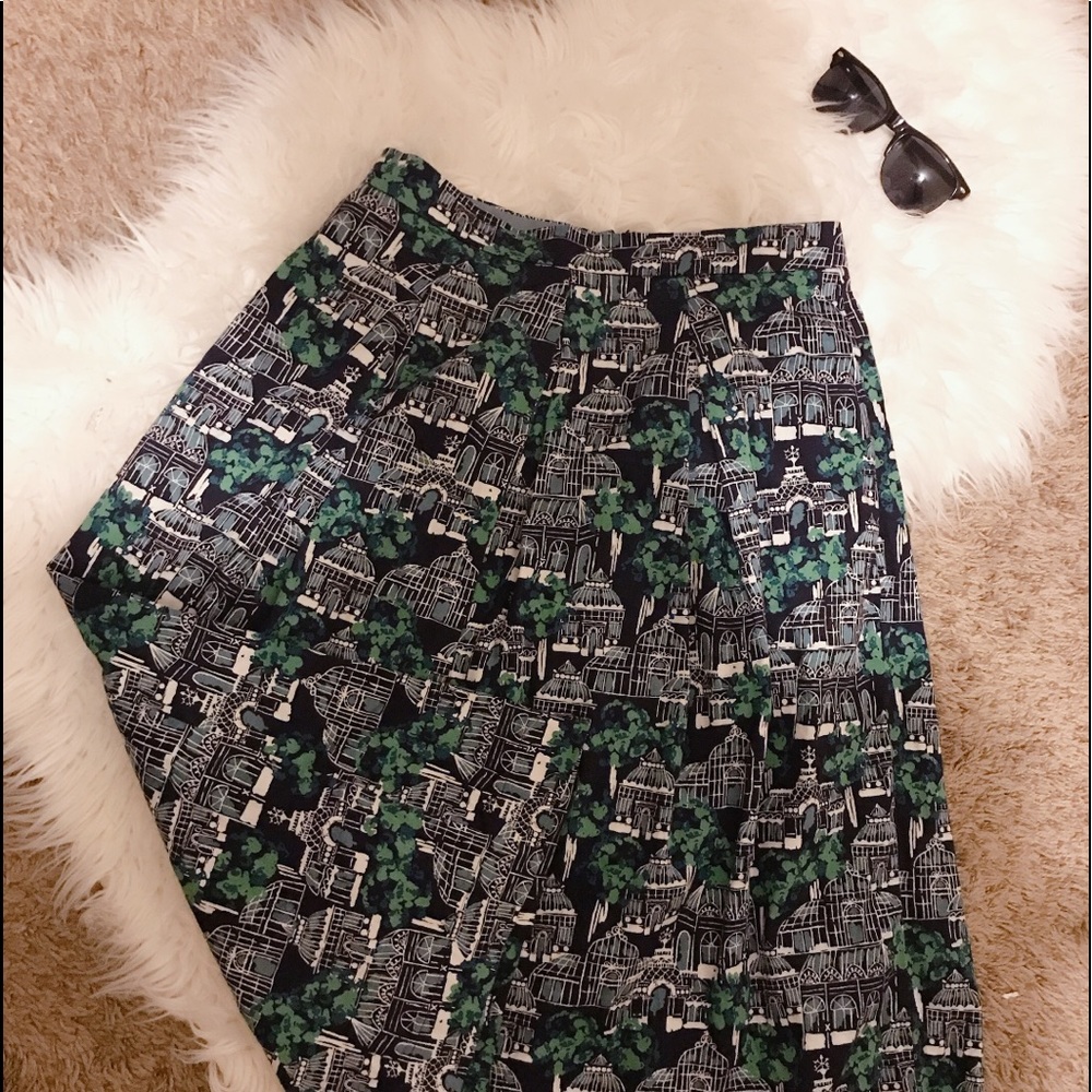 Pleated Midi skirt